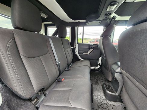Used 2017 Jeep Wrangler Unlimited Sport AWD/4WD image 42