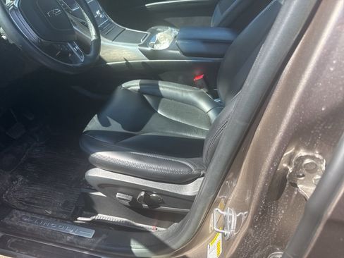 Used 2020 Lincoln Nautilus Premier w/ Equipment Group 101A image 8