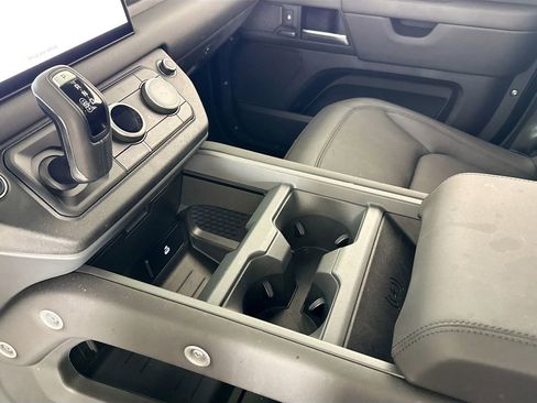 Used 2025 Land Rover Defender 110 X-Dynamic SE image 21
