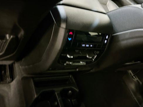 Used 2023 Jeep Grand Cherokee L Laredo image 28