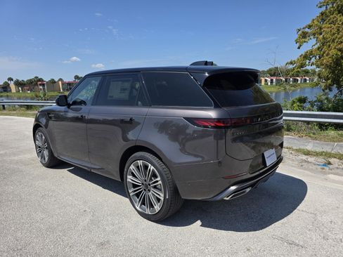 New 2026 Land Rover Range Rover Sport Dynamic SE AWD/4WD image 2