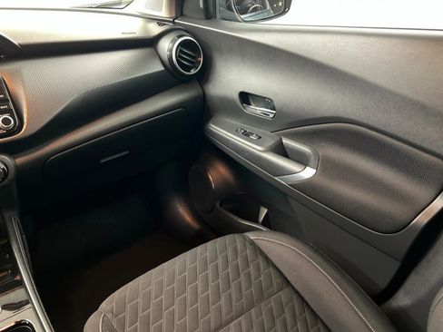 Used 2021 Nissan Kicks SV image 10