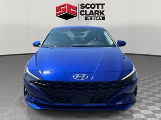 Used 2023 Hyundai Elantra SEL w/ Convenience Package FWD video 2