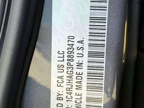 Certified 2023 Jeep Grand Cherokee Laredo w/ Luxury Tech Group I image 19