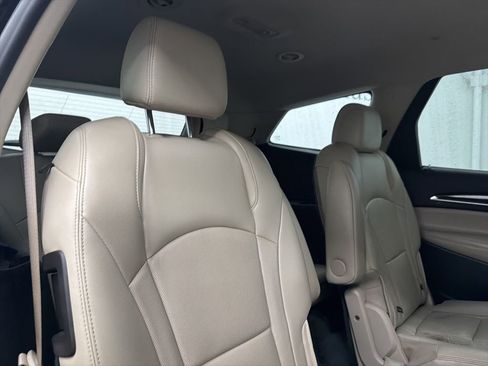 Used 2019 Buick Enclave Essence image 28