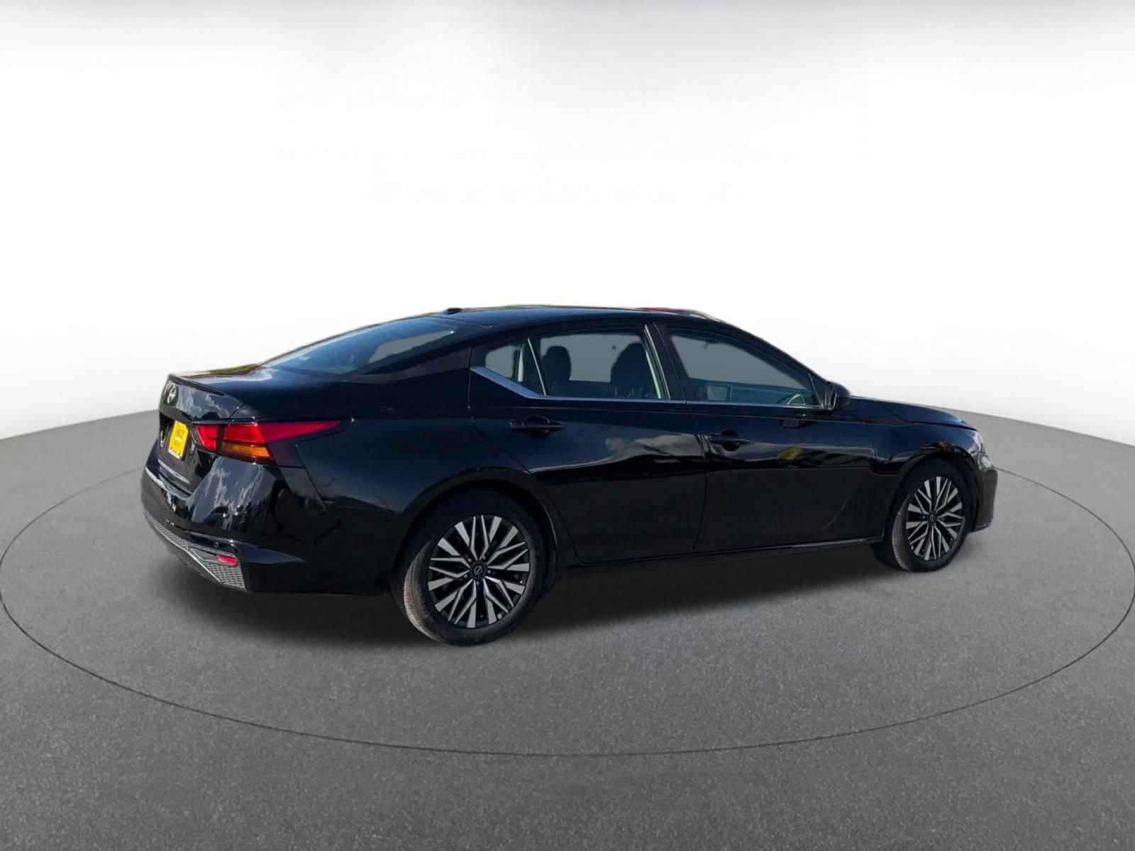 Used 2026 Nissan Altima 2.5 SV FWD image 13