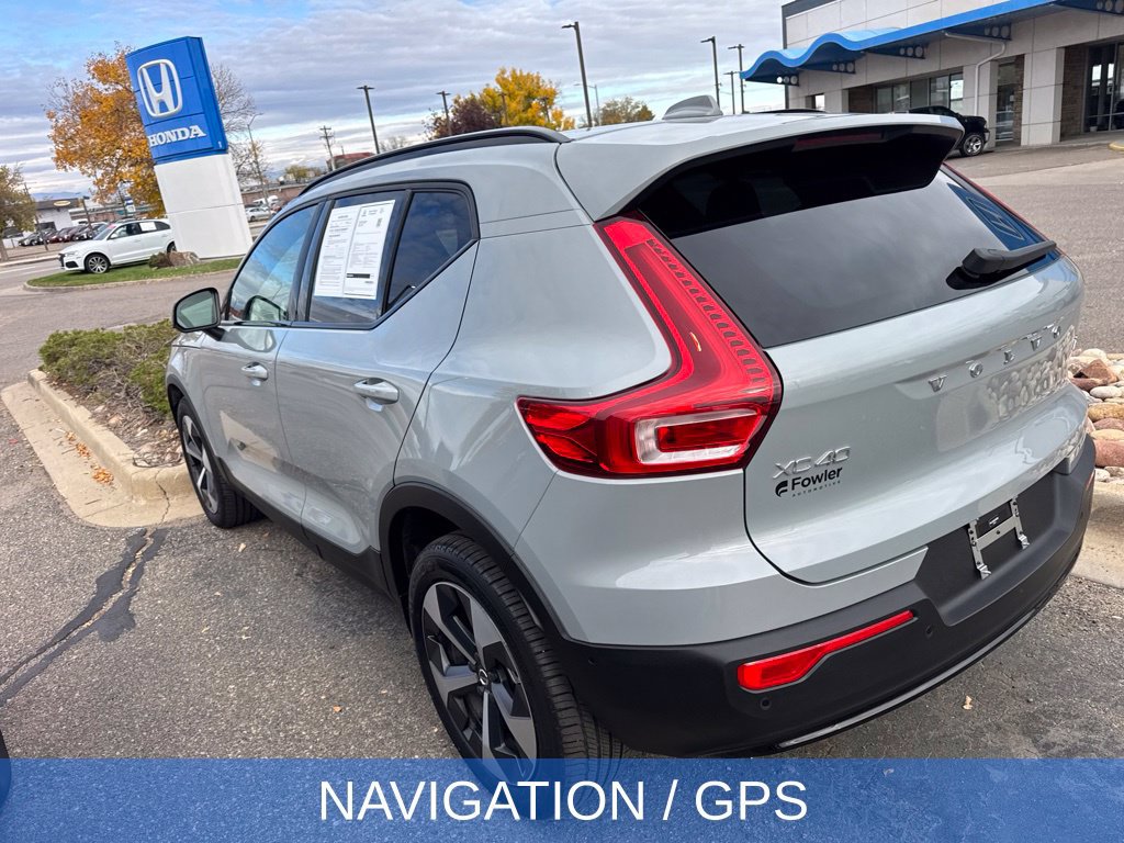 Used 2025 Volvo XC40 B5 Plus AWD/4WD image 7
