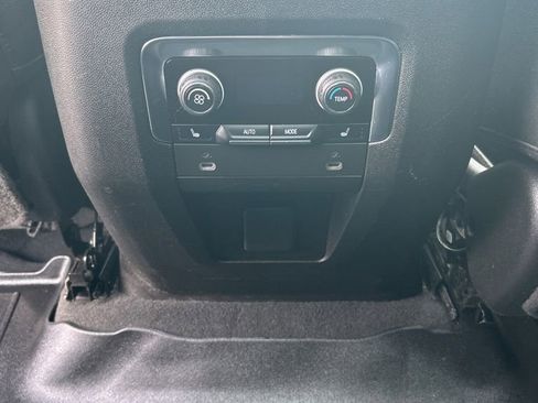 Used 2022 Chevrolet Tahoe Z71 w/ Luxury Package image 20