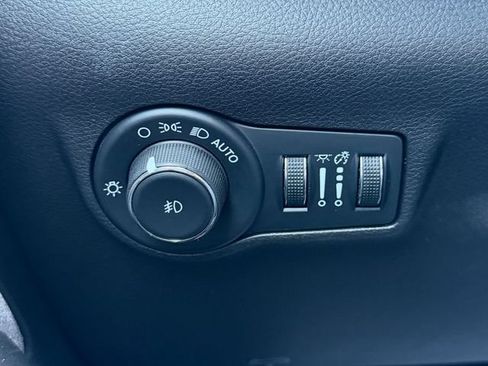Used 2024 Jeep Compass Latitude AWD/4WD image 22
