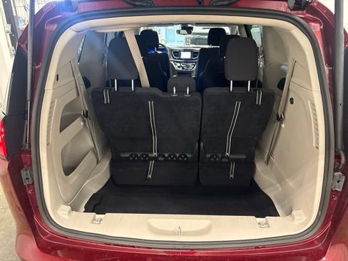 Used 2023 Chrysler Voyager LX FWD image 31