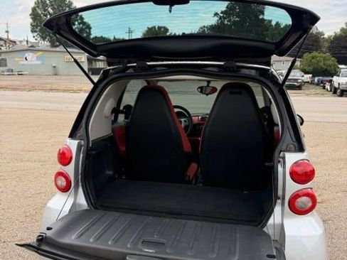 Used 2011 smart fortwo pure RWD image 9