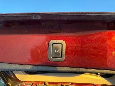 Used 2017 Toyota Highlander XLE image 27