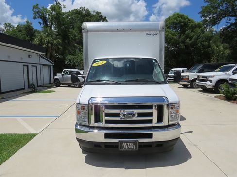 Used 2025 Ford E-450 and Econoline 450 Super Duty w/ Power Equipment Group RWD image 2