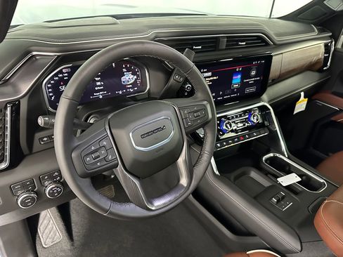 Used 2026 GMC Sierra 2500 Denali Ultimate w/ Max Trailering Package AWD/4WD image 11