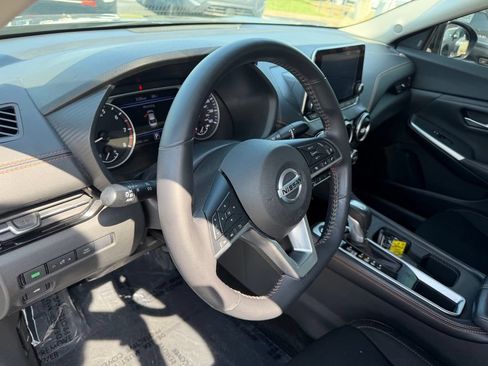 Used 2021 Nissan Sentra SR FWD image 17