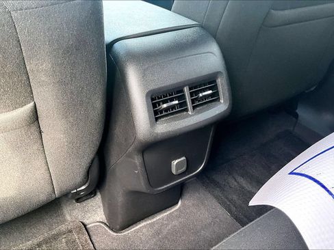Certified 2018 Chevrolet Equinox LT FWD image 24