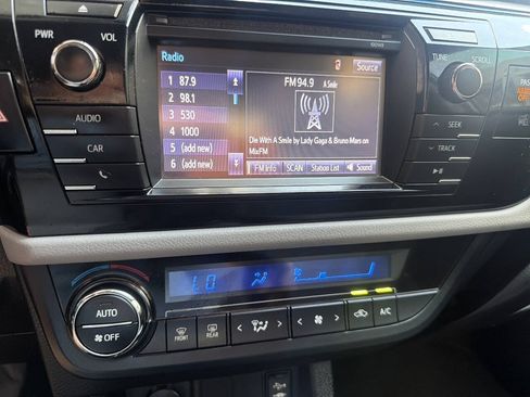 Used 2014 Toyota Corolla LE w/ Protection Package FWD image 25