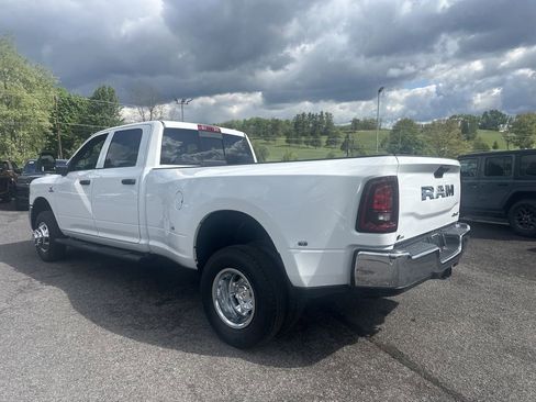 New 2026 RAM 3500 Tradesman AWD/4WD image 7