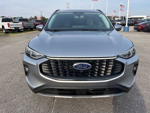 Used 2024 Ford Escape Platinum image 2