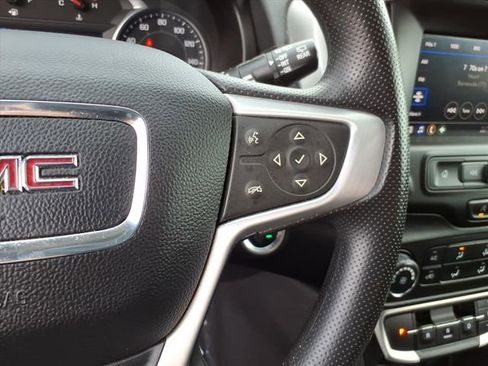 Used 2024 GMC Terrain SLE FWD image 35