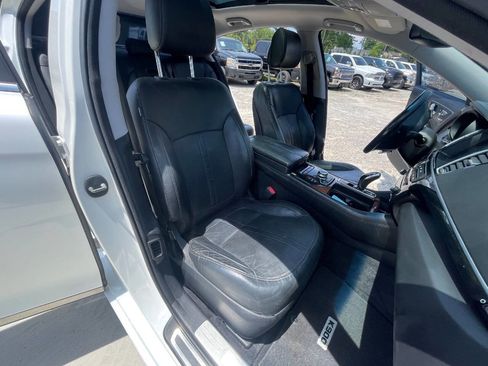 Used 2016 Kia K900 Luxury RWD image 38