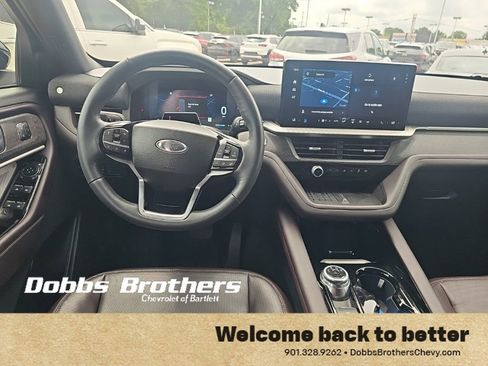 Used 2025 Ford Explorer Platinum RWD image 15