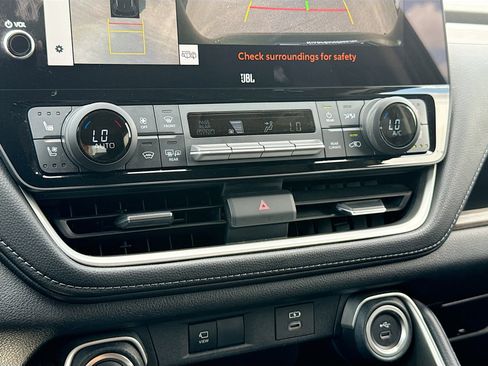 Used 2025 Toyota Grand Highlander AWD Hybrid image 39