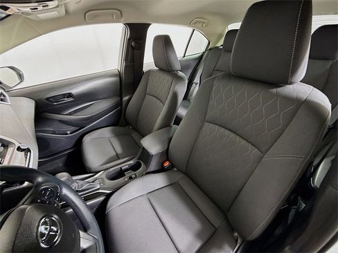 Certified 2025 Toyota Corolla LE image 5