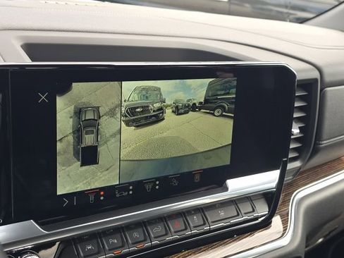 Used 2024 GMC Sierra 1500 SLE w/ Preferred Package image 34