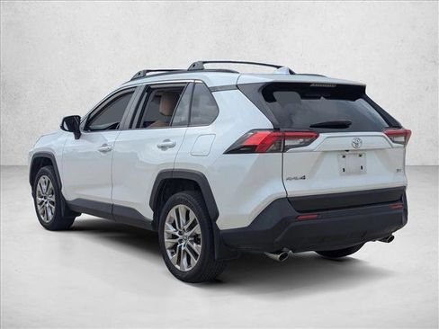 Used 2023 Toyota RAV4 XLE Premium image 7