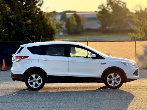 Used 2015 Ford Escape SE FWD image 7