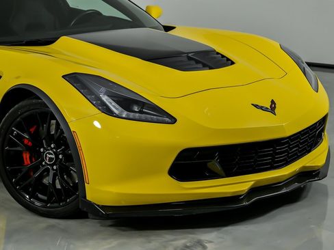 Used 2015 Chevrolet Corvette Z06 w/ 3LZ Preferred Equipment Group image 3