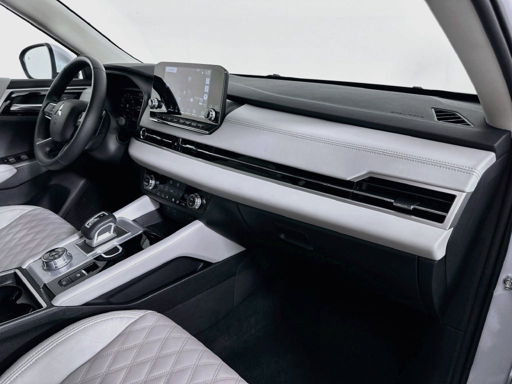 Used 2024 Mitsubishi Outlander SEL FWD image 30