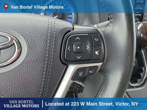Used 2018 Toyota Sienna XLE w/ XLE Navigation Package image 16