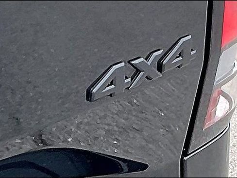 New 2026 Nissan Frontier SV image 9