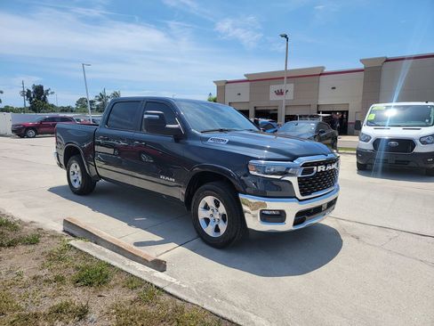 Used 2025 RAM 1500 Big Horn AWD/4WD image 7