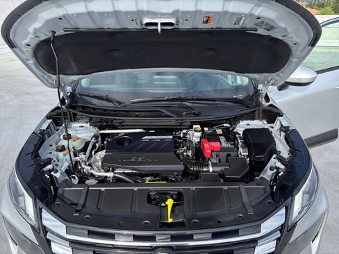 Used 2025 Nissan Rogue SV FWD image 33