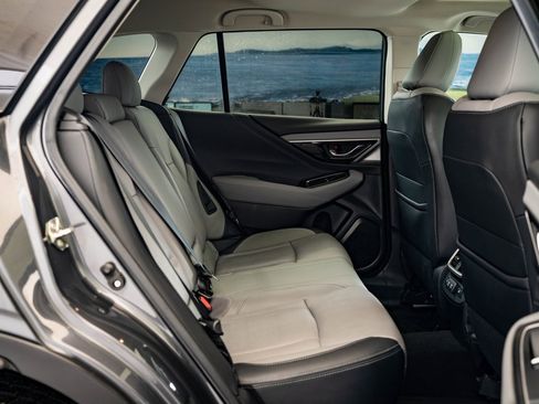 Used 2020 Subaru Outback Limited image 36