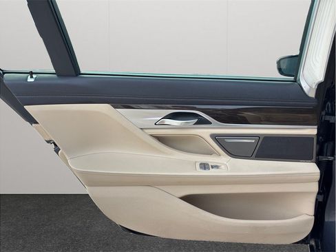 Used 2016 BMW 750i RWD image 41