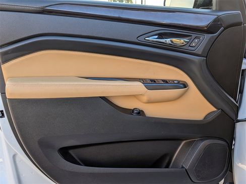 Used 2015 Cadillac SRX Performance w/ Driver Awareness Package image 7