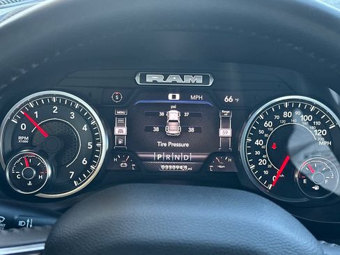 Used 2024 RAM 1500 Laramie image 22