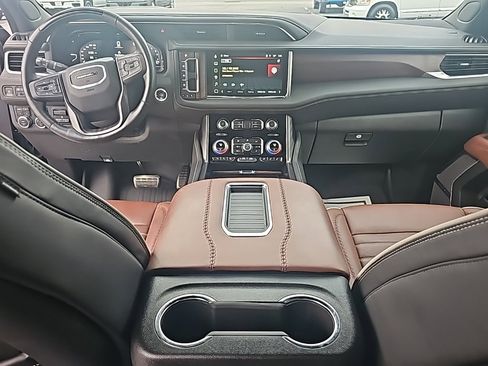 Certified 2023 GMC Yukon Denali Ultimate image 18