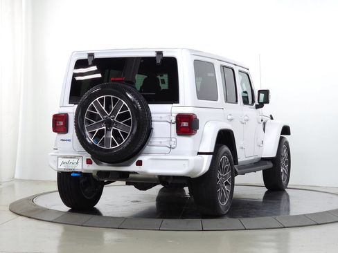Used 2023 Jeep Wrangler Unlimited Sahara AWD/4WD image 8