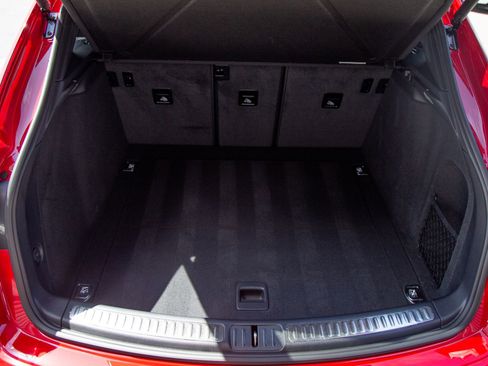 Certified 2026 Porsche Macan AWD/4WD image 24