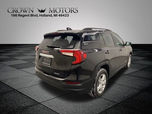 Used 2022 GMC Terrain SLE w/ Driver Convenience Package image 6