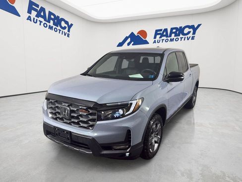 Used 2025 Honda Ridgeline TrailSport image 3