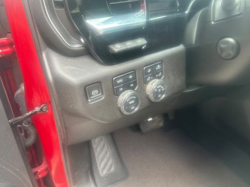 Used 2024 Chevrolet Silverado 1500 High Country w/ Technology Package image 15