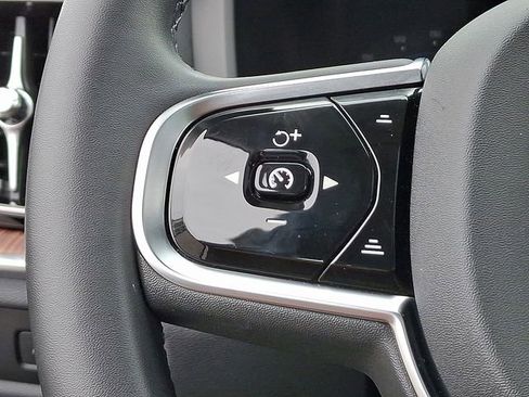 Used 2024 Volvo S60 B5 Plus image 24