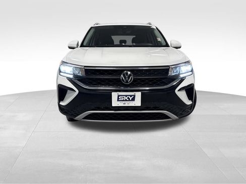 Used 2023 Volkswagen Taos SE image 11