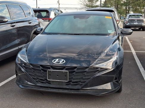 Used 2023 Hyundai Elantra SEL w/ Convenience Package image 4